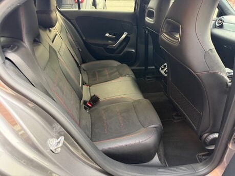 Mercedes-Benz A Class A 220 AMG LINE PREMIUM 32