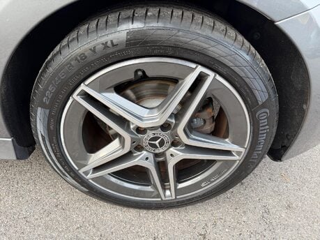 Mercedes-Benz A Class A 220 AMG LINE PREMIUM 17