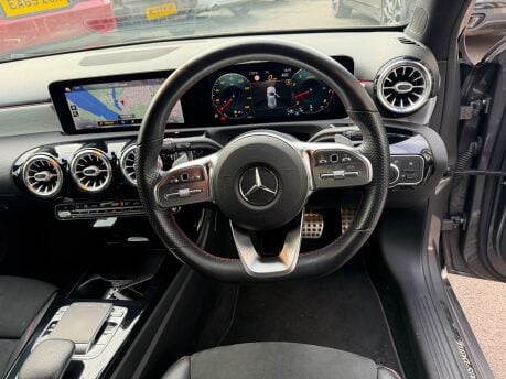 Mercedes-Benz A Class A 220 AMG LINE PREMIUM 27