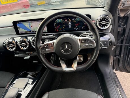 Mercedes-Benz A Class A 220 AMG LINE PREMIUM 27