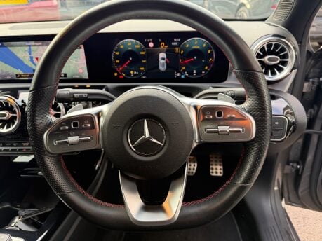 Mercedes-Benz A Class A 220 AMG LINE PREMIUM 28