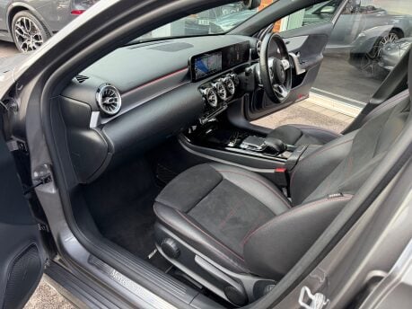 Mercedes-Benz A Class A 220 AMG LINE PREMIUM 38