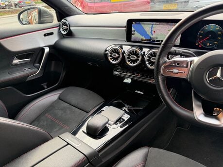 Mercedes-Benz A Class A 220 AMG LINE PREMIUM 29