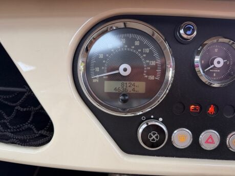 Morgan Plus Four PLUS 4 32