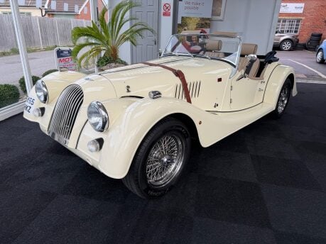 Morgan Plus Four PLUS 4 6