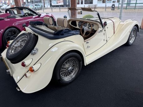 Morgan Plus Four PLUS 4 16