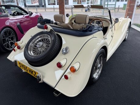 Morgan Plus Four PLUS 4 17