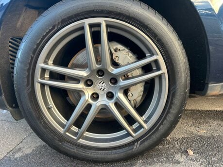 Porsche Macan S PDK 16