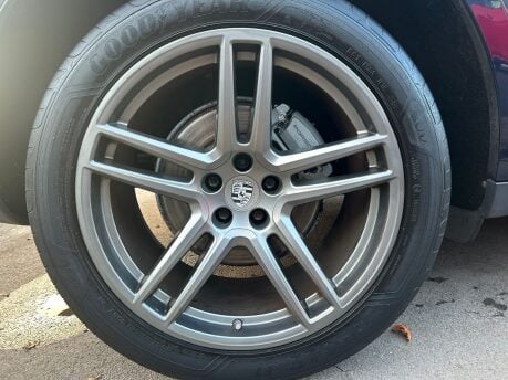 Porsche Macan S PDK 18