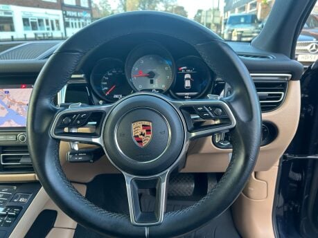 Porsche Macan S PDK 25