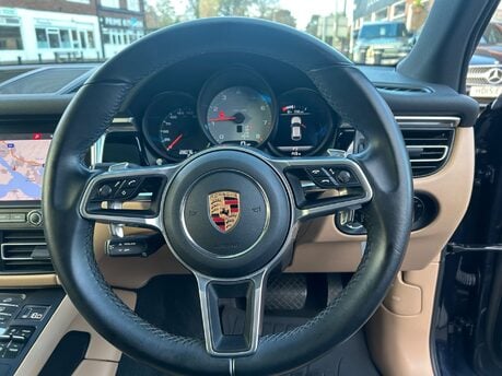 Porsche Macan S PDK 25