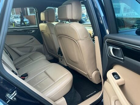 Porsche Macan S PDK 12