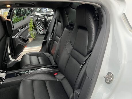 Porsche Panamera 3.0D V6 Hatchback 5dr Diesel TiptronicS Euro 5 (s/s) (300 ps) 36