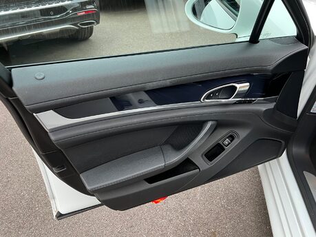 Porsche Panamera 3.0D V6 Hatchback 5dr Diesel TiptronicS Euro 5 (s/s) (300 ps) 40