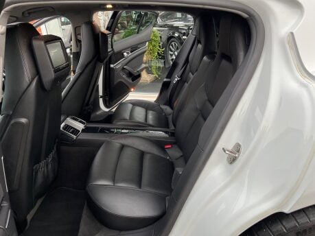 Porsche Panamera 3.0D V6 Hatchback 5dr Diesel TiptronicS Euro 5 (s/s) (300 ps) 35