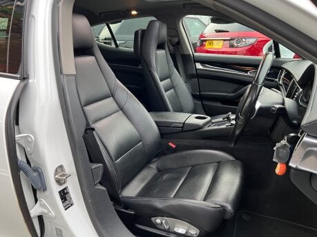 Porsche Panamera 3.0D V6 Hatchback 5dr Diesel TiptronicS Euro 5 (s/s) (300 ps) 19