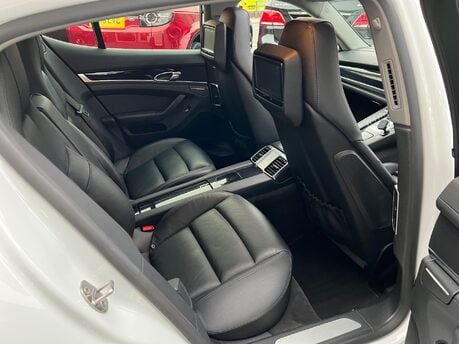 Porsche Panamera 3.0D V6 Hatchback 5dr Diesel TiptronicS Euro 5 (s/s) (300 ps) 27