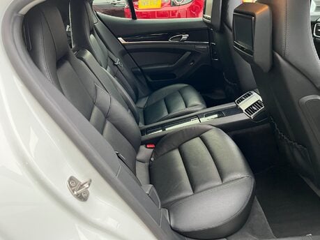 Porsche Panamera 3.0D V6 Hatchback 5dr Diesel TiptronicS Euro 5 (s/s) (300 ps) 28