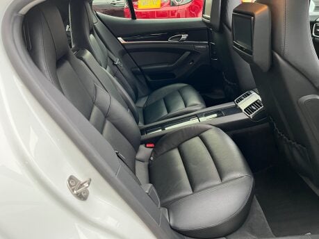 Porsche Panamera 3.0D V6 Hatchback 5dr Diesel TiptronicS Euro 5 (s/s) (300 ps) 28