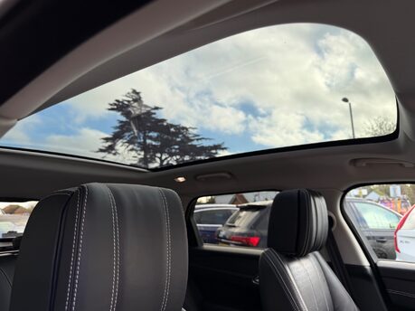 Land Rover Range Rover Velar 2.0 D240 HSE SUV 5dr Diesel Auto 4WD Euro 6 (s/s) (240 ps) 24