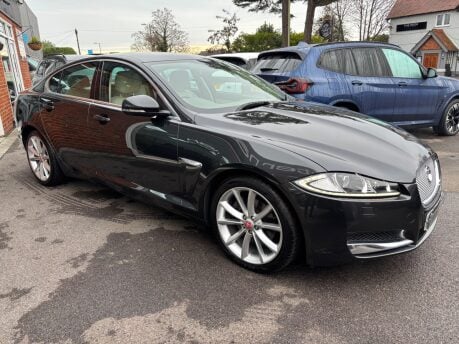 Jaguar XF 3.0d V6 Premium Luxury Saloon 4dr Diesel Auto Euro 5 (s/s) (240 ps) 24