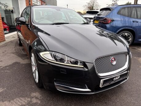 Jaguar XF 3.0d V6 Premium Luxury Saloon 4dr Diesel Auto Euro 5 (s/s) (240 ps) 26