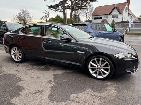 Jaguar XF 3.0d V6 Premium Luxury Saloon 4dr Diesel Auto Euro 5 (s/s) (240 ps) 23