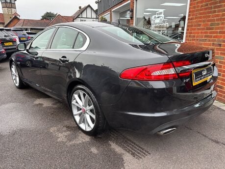 Jaguar XF 3.0d V6 Premium Luxury Saloon 4dr Diesel Auto Euro 5 (s/s) (240 ps) 2
