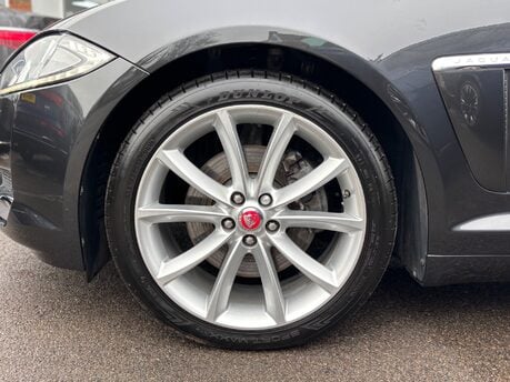 Jaguar XF 3.0d V6 Premium Luxury Saloon 4dr Diesel Auto Euro 5 (s/s) (240 ps) 4