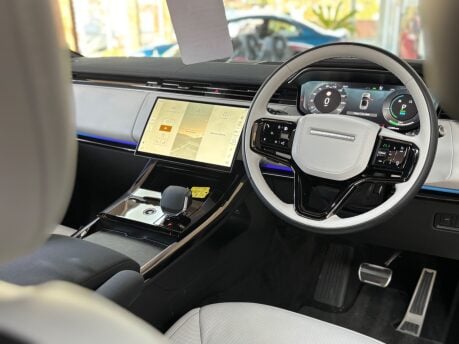 Land Rover Range Rover Sport 3.0 P550e 38.2kWh Autobiography SUV Petrol Plug-in Hybrid Auto 4WD (550 ps) 2