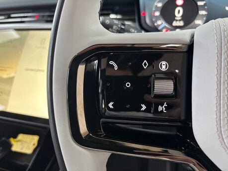 Land Rover Range Rover Sport 3.0 P550e 38.2kWh Autobiography SUV Petrol Plug-in Hybrid Auto 4WD (550 ps) 36