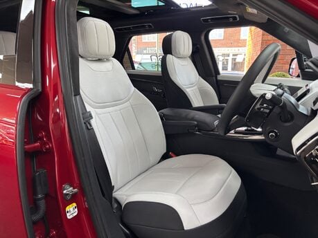 Land Rover Range Rover Sport 3.0 P550e 38.2kWh Autobiography SUV Petrol Plug-in Hybrid Auto 4WD (550 ps) 32