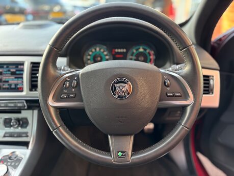 Jaguar XF D R-SPORT BLACK 22