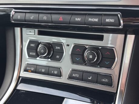 Jaguar XF D R-SPORT BLACK 26