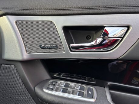 Jaguar XF D R-SPORT BLACK 20