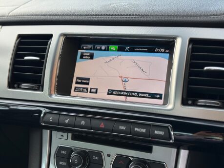 Jaguar XF D R-SPORT BLACK 29