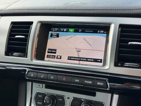 Jaguar XF D R-SPORT BLACK 29