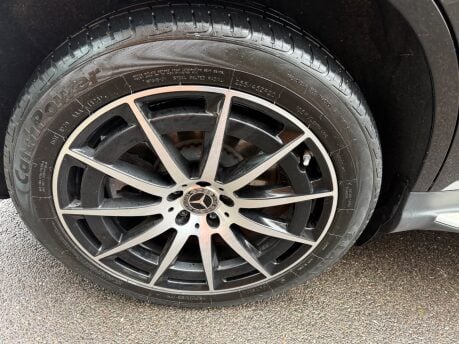 Mercedes-Benz EQC QC 400 80kWh AMG Line SUV 5dr Electric Auto 4MATIC (400 bhp) 17