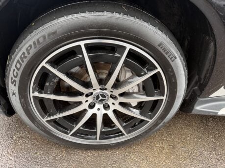 Mercedes-Benz EQC QC 400 80kWh AMG Line SUV 5dr Electric Auto 4MATIC (400 bhp) 15