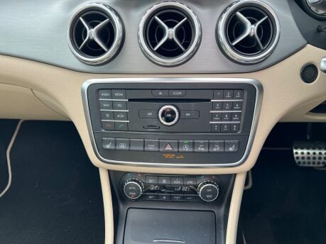 Mercedes-Benz GLA Class 2.0 GLA250 AMG Line PREMIUM PLUS SUV 5dr Petrol 7G-DCT 4MATIC Euro 6(211ps) 22