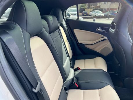 Mercedes-Benz GLA Class 2.0 GLA250 AMG Line PREMIUM PLUS SUV 5dr Petrol 7G-DCT 4MATIC Euro 6(211ps) 28