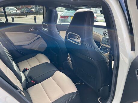 Mercedes-Benz GLA Class 2.0 GLA250 AMG Line PREMIUM PLUS SUV 5dr Petrol 7G-DCT 4MATIC Euro 6(211ps) 26