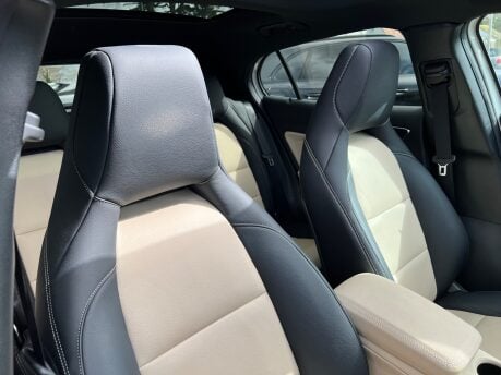 Mercedes-Benz GLA Class 2.0 GLA250 AMG Line PREMIUM PLUS SUV 5dr Petrol 7G-DCT 4MATIC Euro 6(211ps) 15
