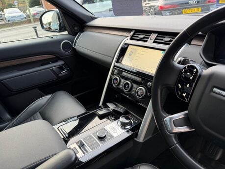 Land Rover Discovery 3.0 SD V6 HSE SUV 5dr Diesel Auto 4WD Euro 6 (s/s) (306 ps) 31