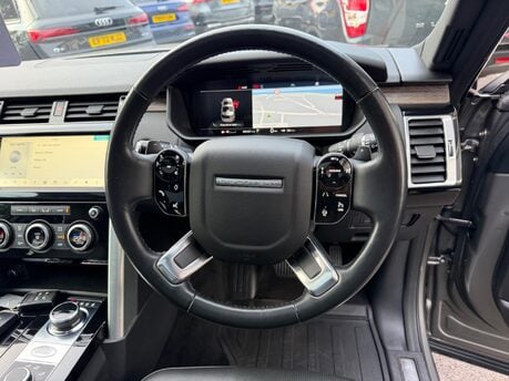 Land Rover Discovery 3.0 SD V6 HSE SUV 5dr Diesel Auto 4WD Euro 6 (s/s) (306 ps) 30