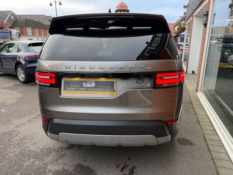 Land Rover Discovery 3.0 SD V6 HSE SUV 5dr Diesel Auto 4WD Euro 6 (s/s) (306 ps) 12