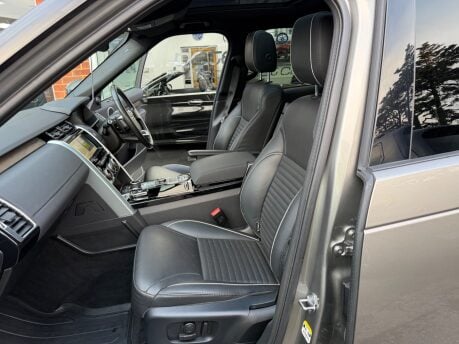 Land Rover Discovery 3.0 SD V6 HSE SUV 5dr Diesel Auto 4WD Euro 6 (s/s) (306 ps) 49