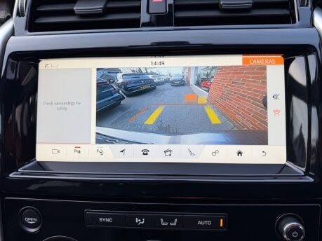 Land Rover Discovery 3.0 SD V6 HSE SUV 5dr Diesel Auto 4WD Euro 6 (s/s) (306 ps) 35