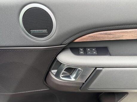 Land Rover Discovery 3.0 SD V6 HSE SUV 5dr Diesel Auto 4WD Euro 6 (s/s) (306 ps) 22