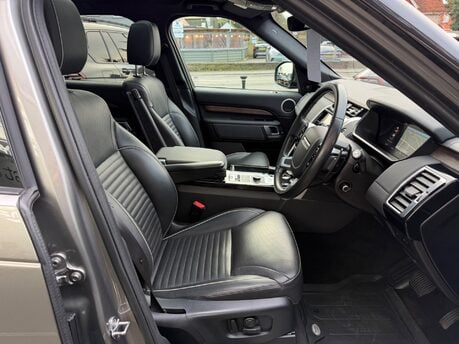 Land Rover Discovery 3.0 SD V6 HSE SUV 5dr Diesel Auto 4WD Euro 6 (s/s) (306 ps) 24